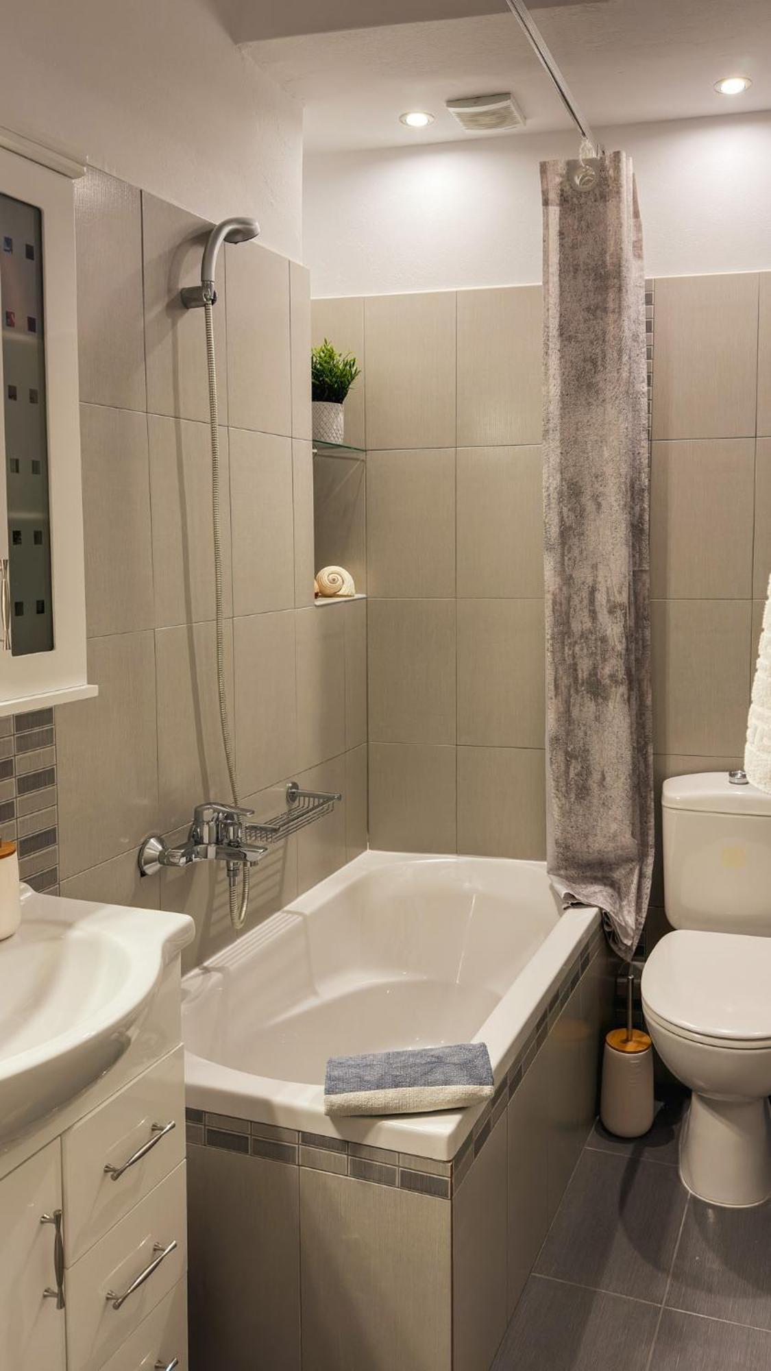 Agora Apartment ปีตาโกเรโย ภายนอก รูปภาพ